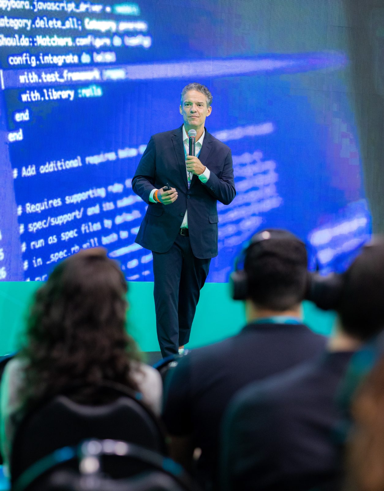 Francisco Milagres em palestra no Época Negócios 360º com Peter Diamandis e Salim Ismail